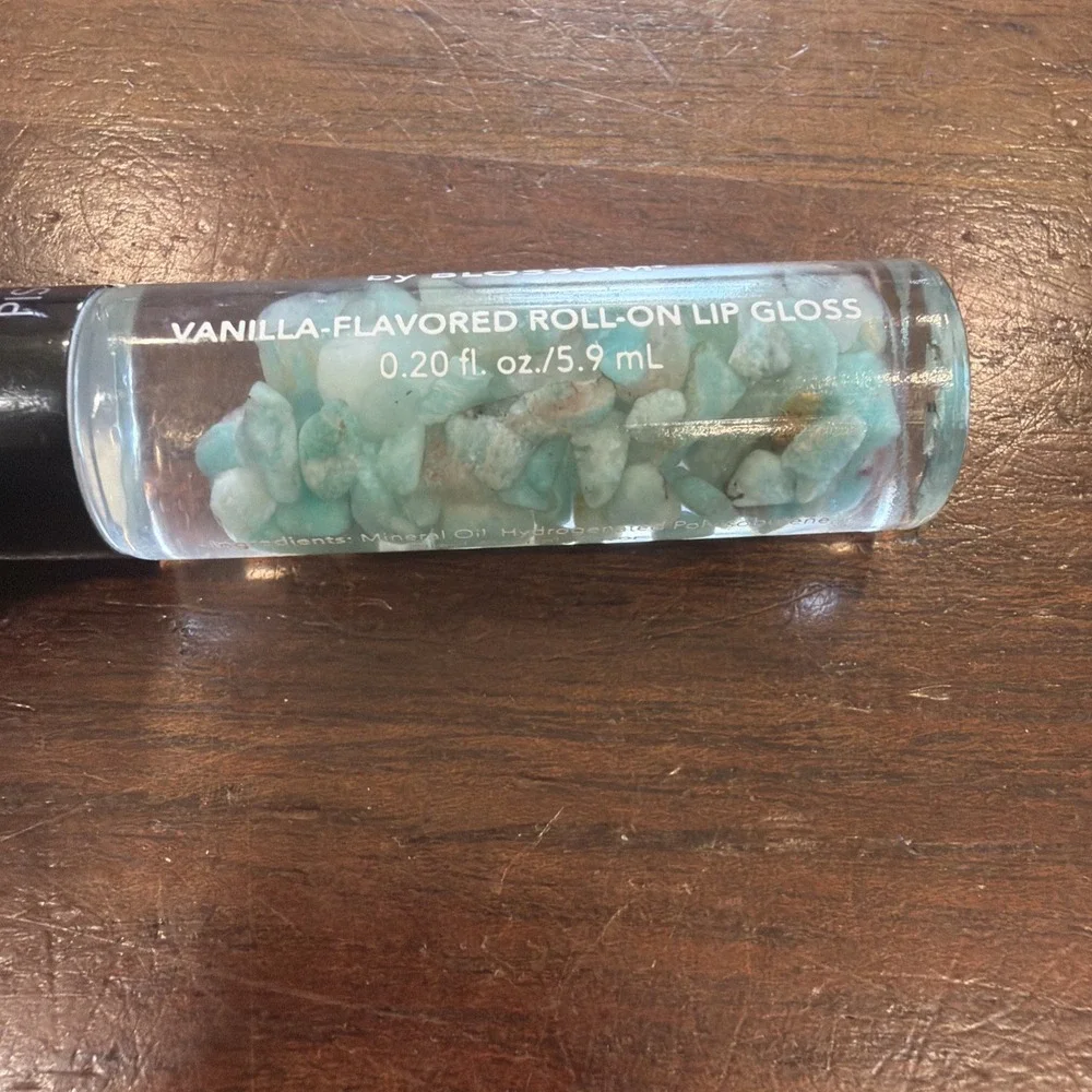 Blossom Zodiac Sign Vanilla Scented Moisturizing Roll-On Lip Gloss - PISCES